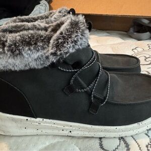 Like new Hey Dude Black and Gray Winter Boots with Fur Lining